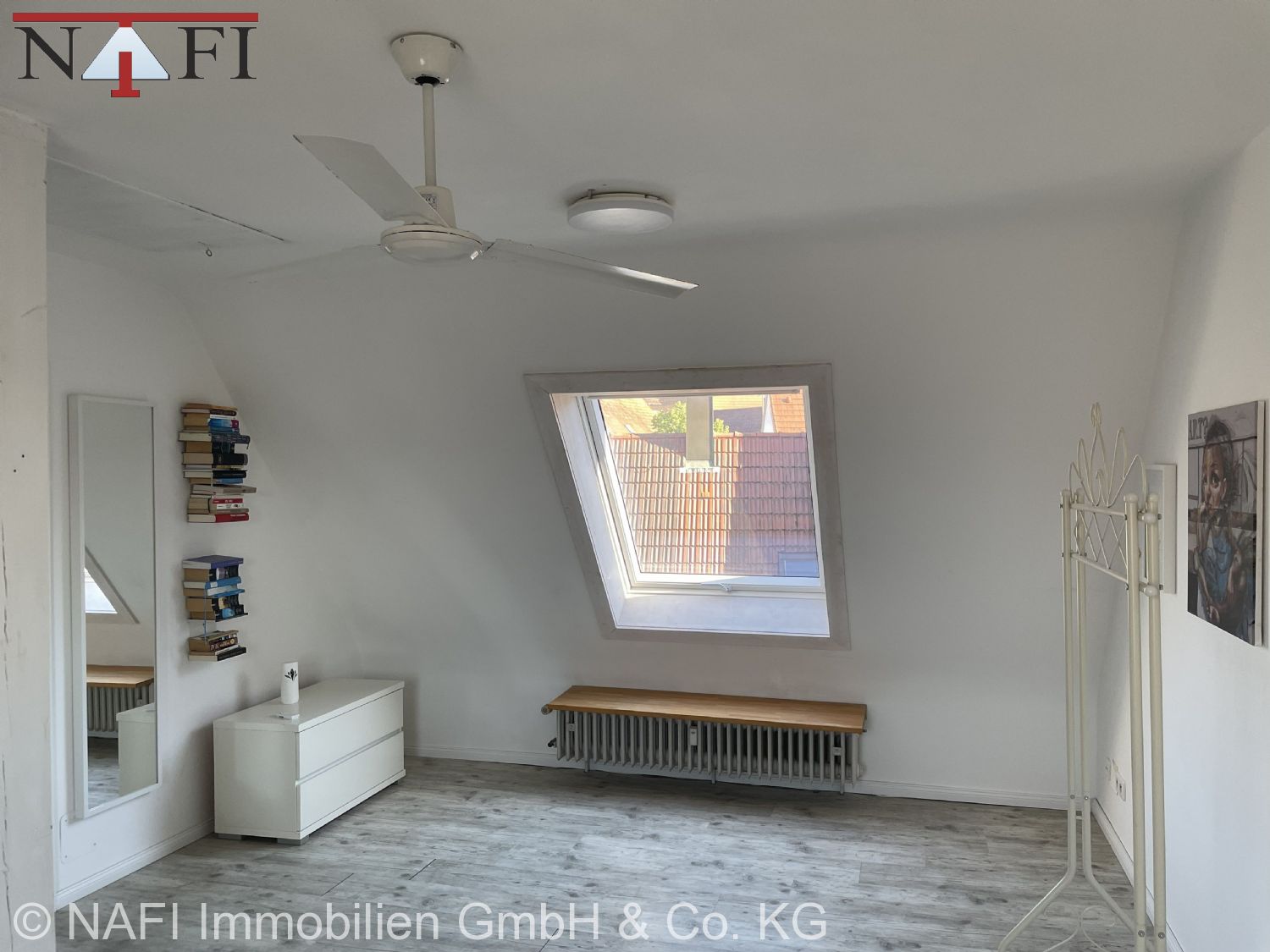 ** Charmante 3,5-Zimmer-Maisonette mit eigener Garage ** - Schlafzimmer (24445)