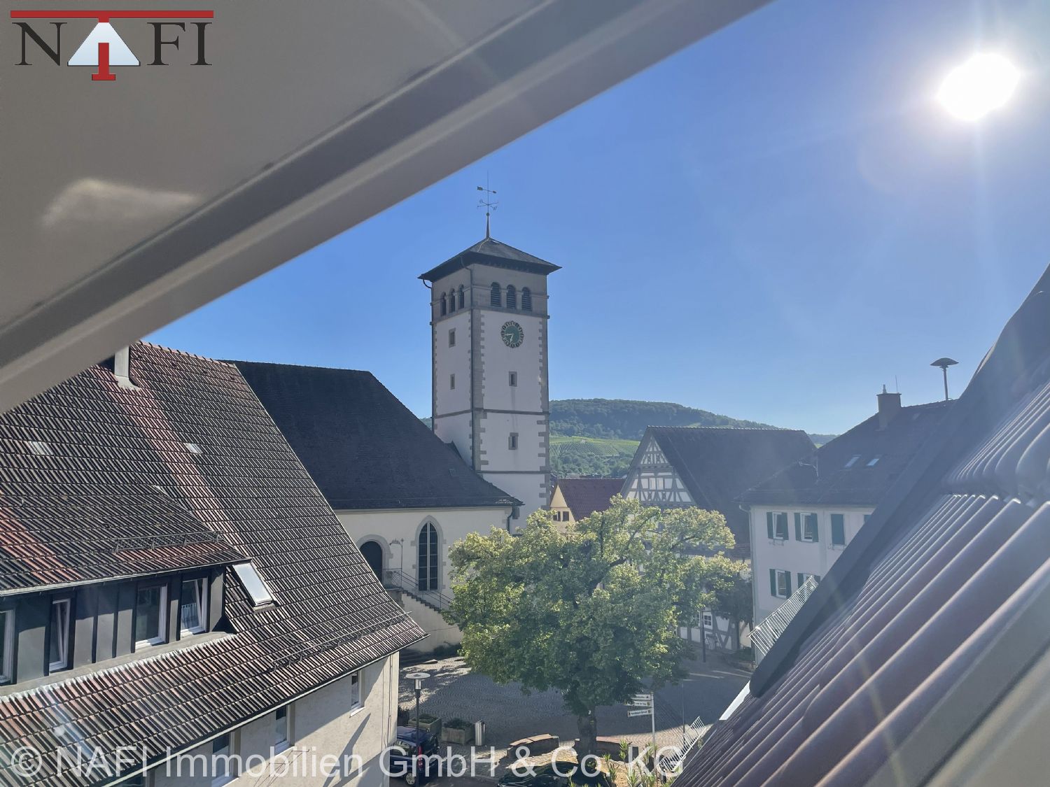 ** Charmante 3,5-Zimmer-Maisonette mit eigener Garage ** - Ausblick (24430)