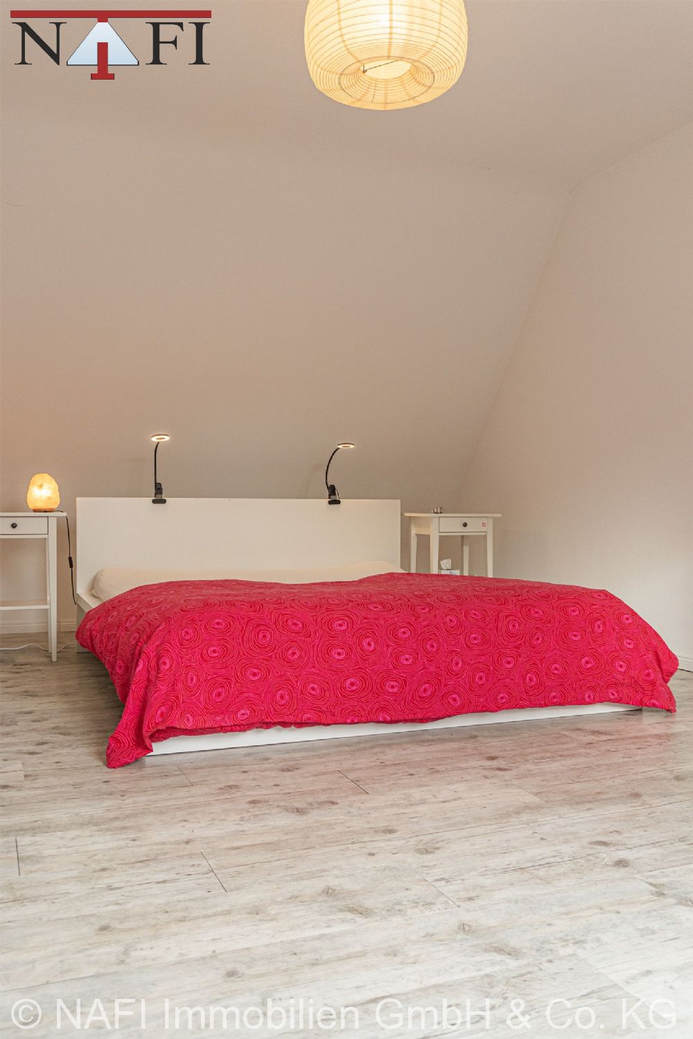 ** Charmante 3,5-Zimmer-Maisonette mit eigener Garage ** - Schlafzimmer (24440)