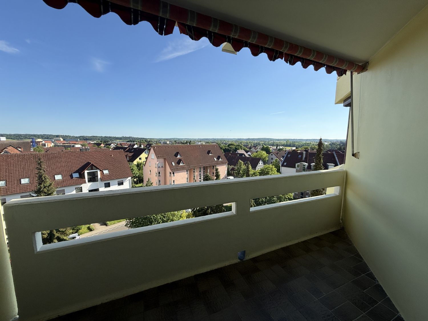 * Helle Wohnung mit Weitblick * + Stellplatz, 74564 Crailsheim, Etagenwohnung