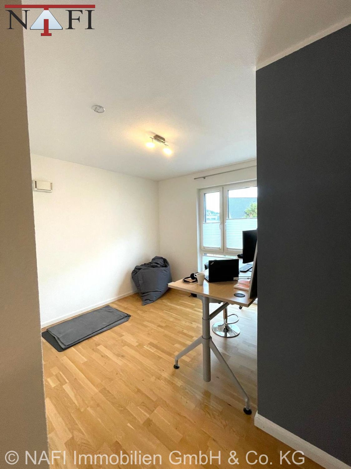 **Exklusive 4-Zimmer-Erdgeschosswohnung mit Garten, Terrasse & TG-Stellplatz in zentraler Lage** - Arbeitszimmer (27043)