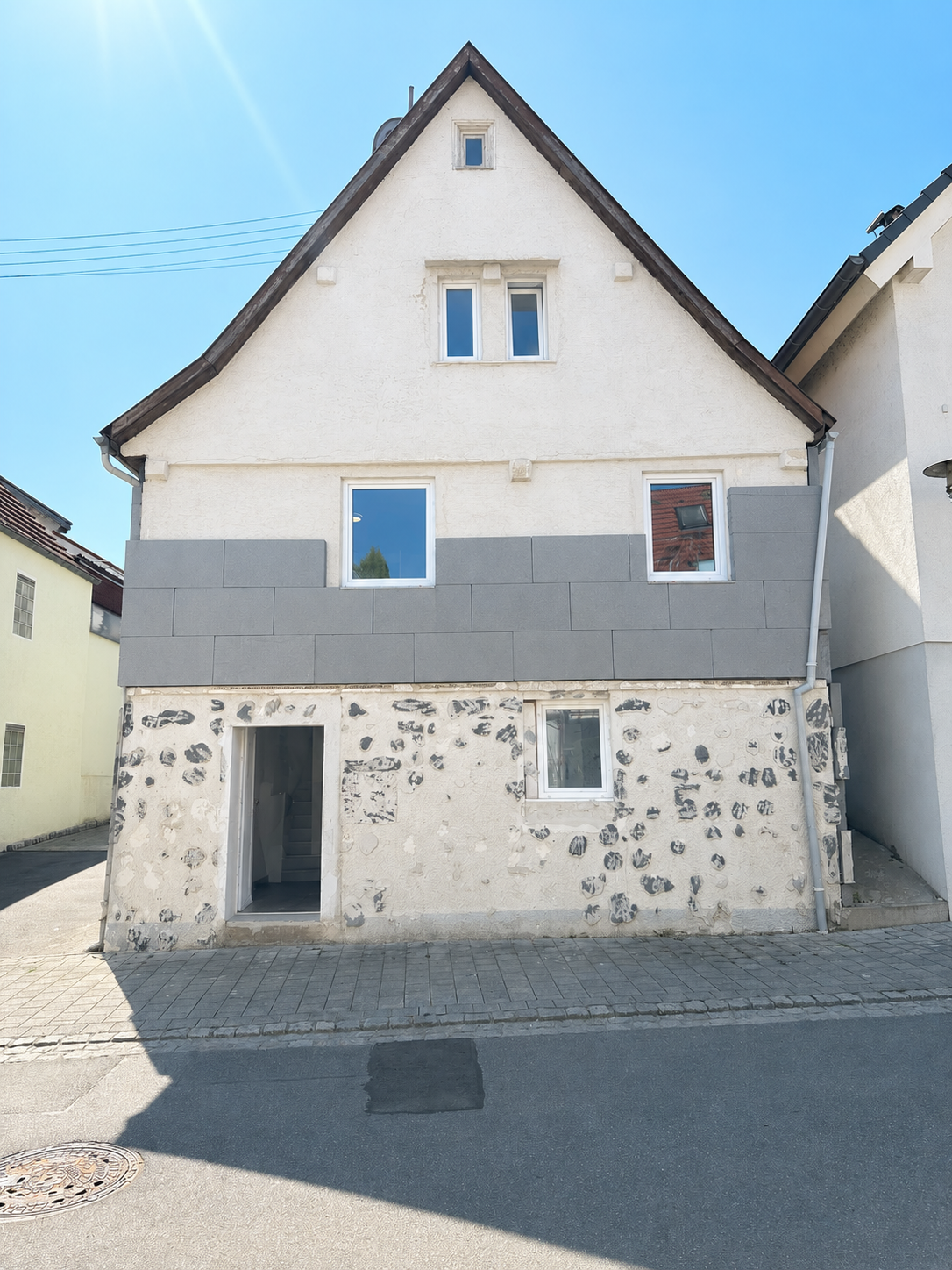 **Charmantes, saniertes Einfamilienhaus in zentraler Lage von Freiberg am Neckar** - Aussenansicht (22328)