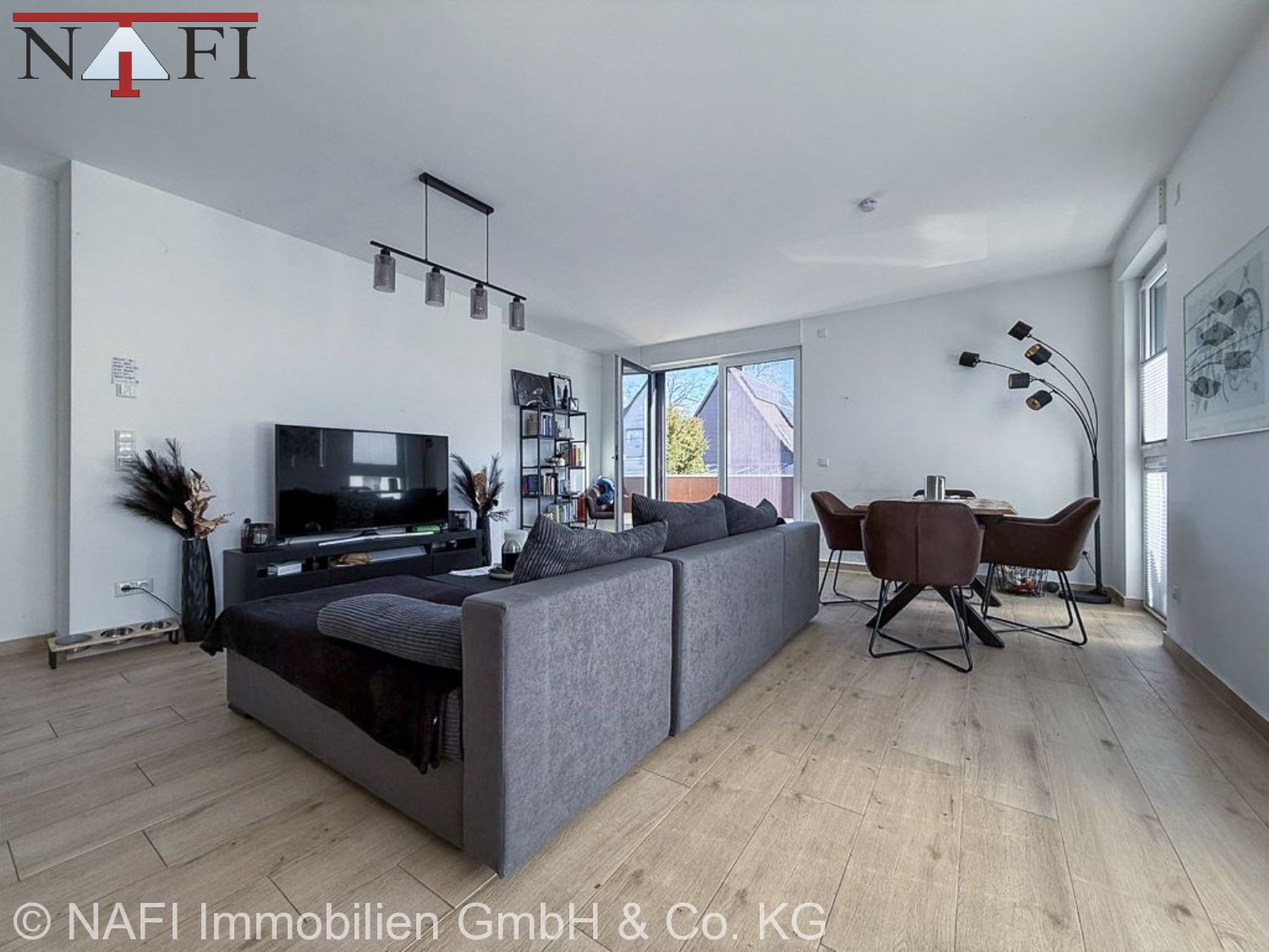 ++Stilvolle 3,5-Zimmer-Wohnung – lichtdurchflutet und optimal geschnitten++, 73061 Ebersbach, Etagenwohnung