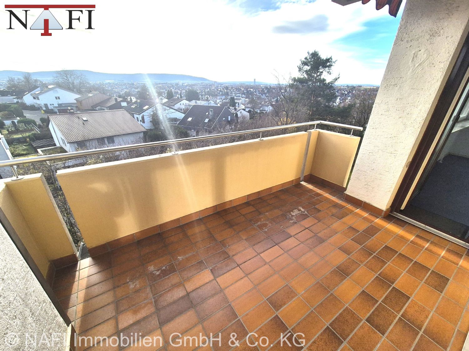 ++Wohnkomfort mit Panorama – Attraktive 2-Zimmer-Wohnung++ - Balkon (18447)