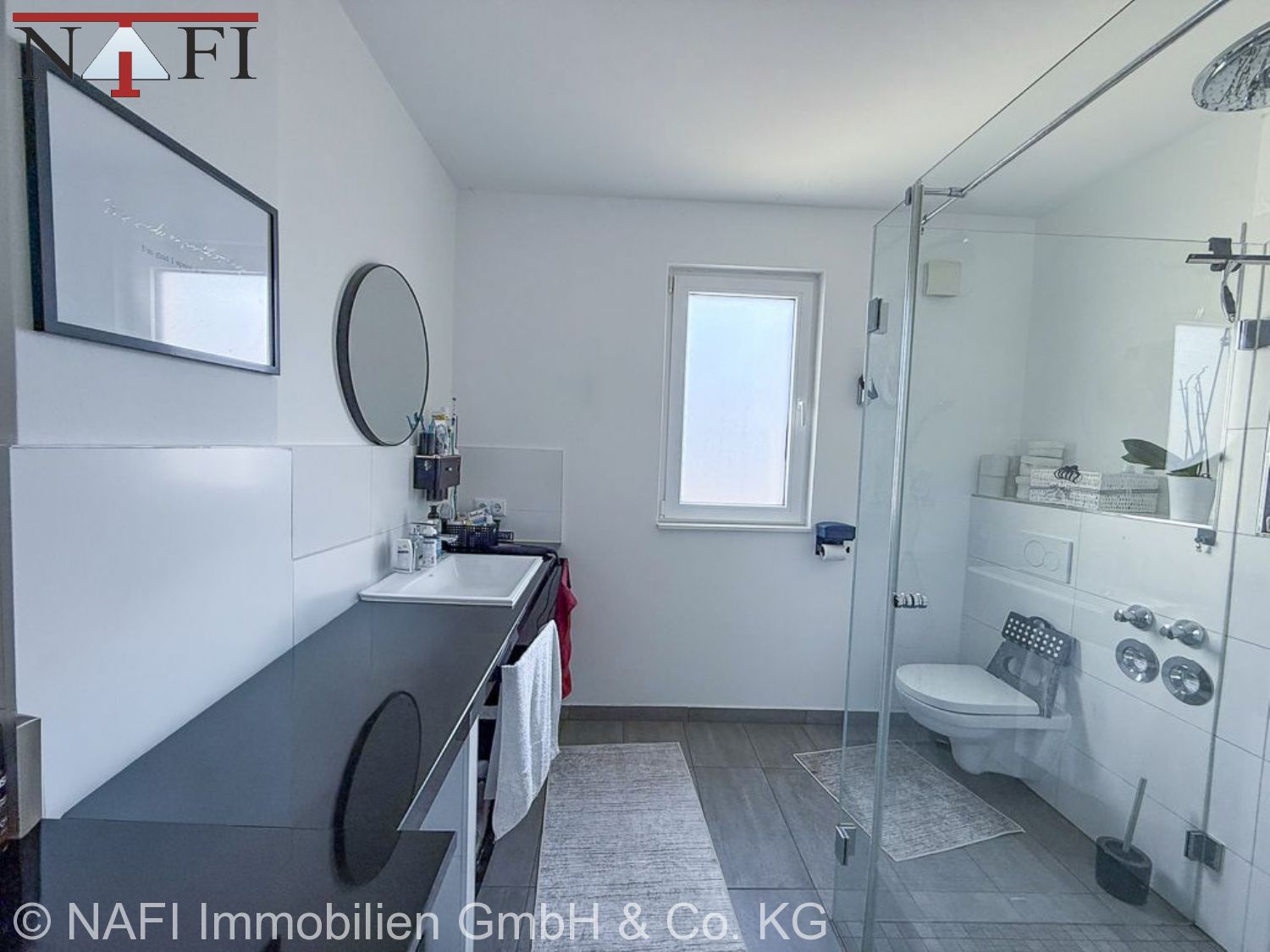 ++Neuwertige 3,5-Zimmer-Wohnung – lichtdurchflutet und modern gestaltet++ - Bad (20736)