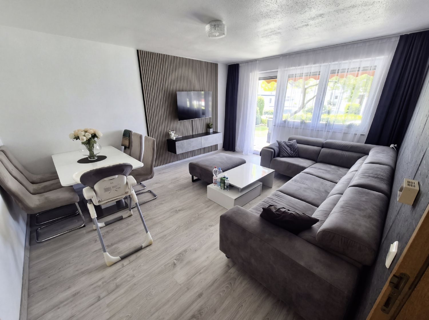 Familienglück auf einer Ebene – modern wohnen mit Wohlfühlfaktor in 4 Zimmern - Wohnzimmer (24000)
