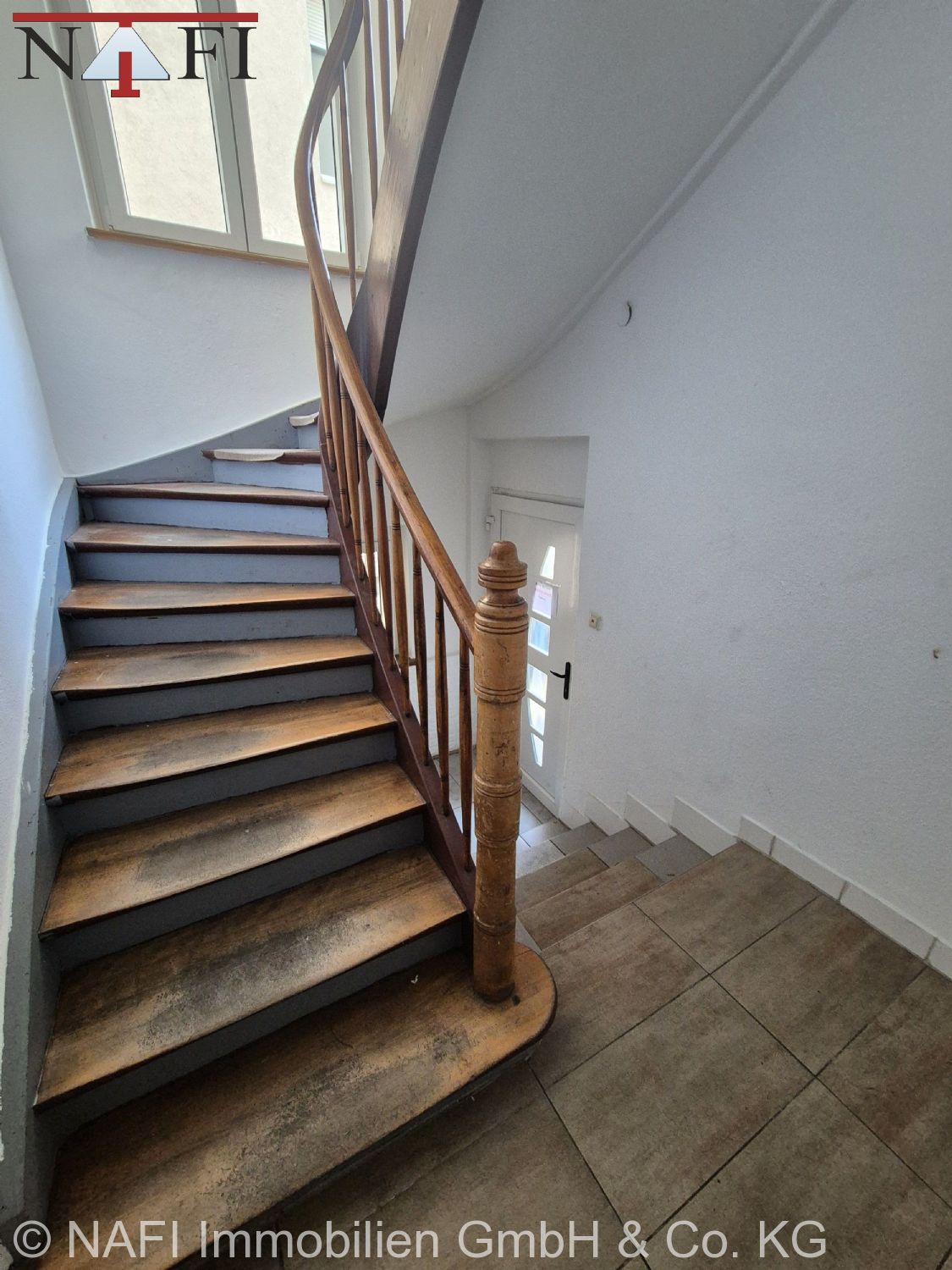 ** Wohnen mit Weitblick – 3 Zimmer und vielfältige Gestaltungsmöglichkeiten ** - Treppenhaus (24554)