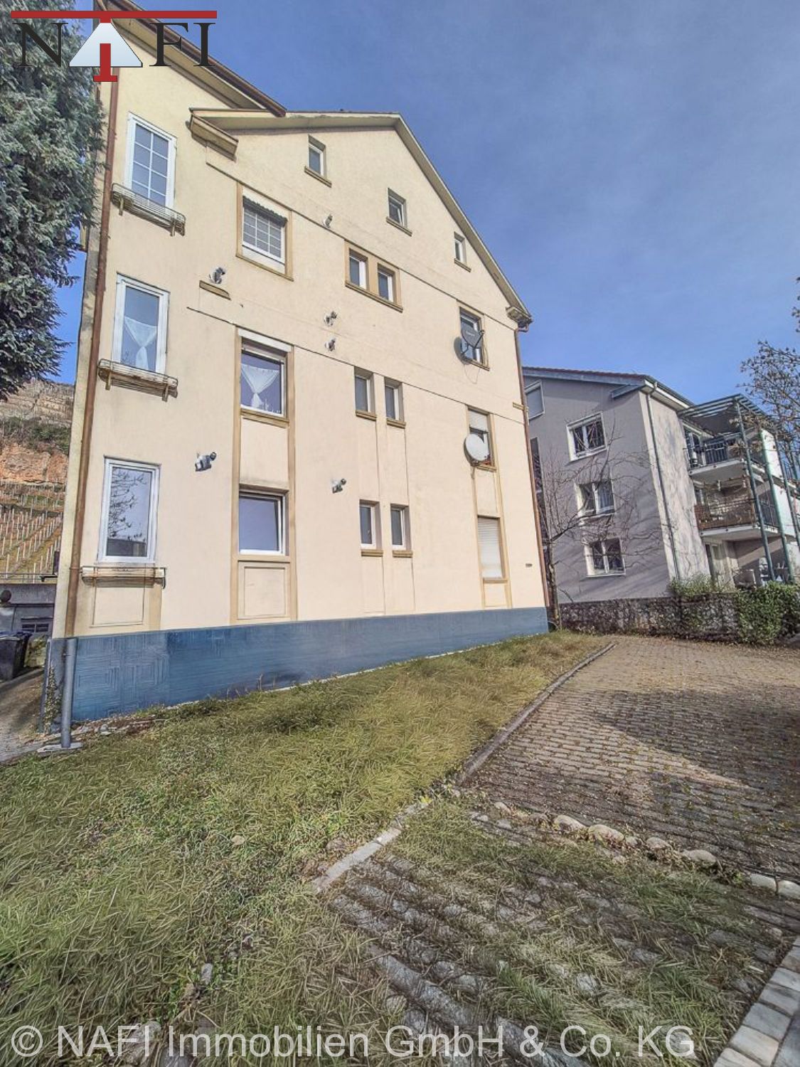 ** Wohnen mit Weitblick – 3 Zimmer und vielfältige Gestaltungsmöglichkeiten ** - Hausansicht (24555)
