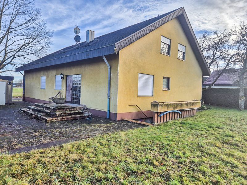 **Freistehendes Ein- bis Zweifamilienhaus in ruhiger Randlage mit großzügigem Gestaltungsspielraum**, 73553 Alfdorf, Einfamilienhaus