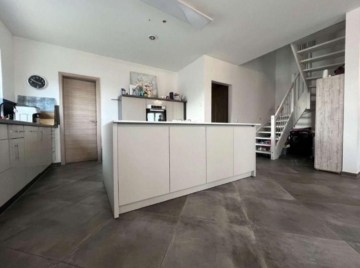 Bild - * Zwei DHH plus Einliegerwohnung auf großem Grundstück *