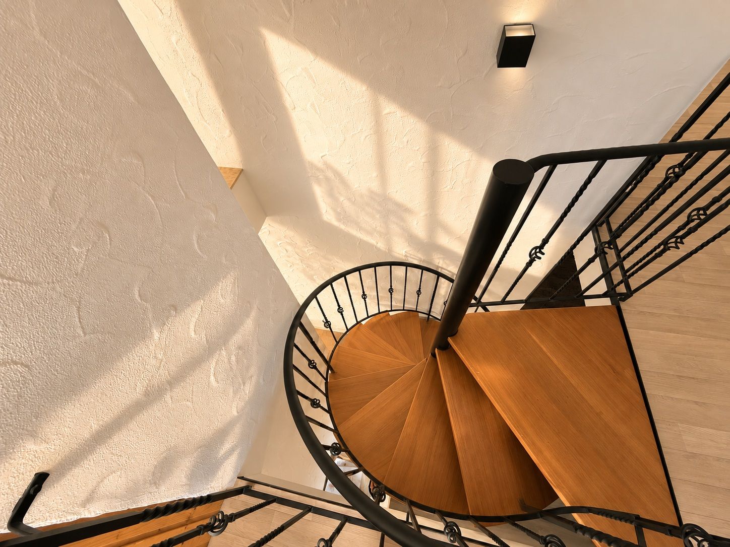 *Exklusive Penthouse-Galeriewohnung mit Kamin und 3 Balkonen* - Bild (23435)