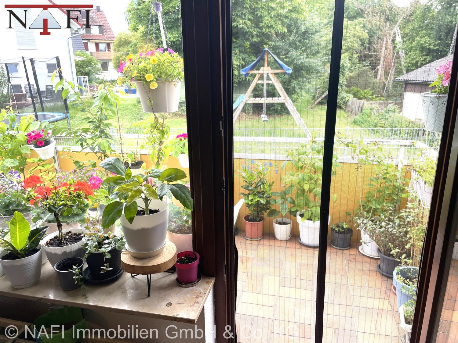 **Großzügige Dachgeschoss-Maisonette mit 108 m² Wohnfläche** - Unterer Balkon (22879)