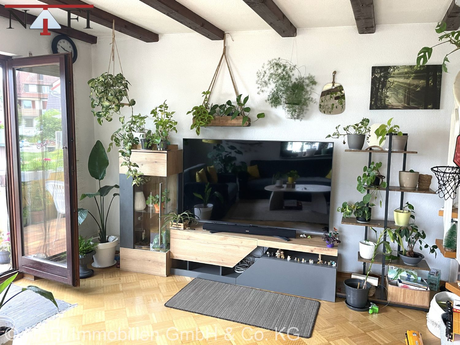 **Großzügige Dachgeschoss-Maisonette mit 108 m² Wohnfläche** - Wohnzimmer (22874)