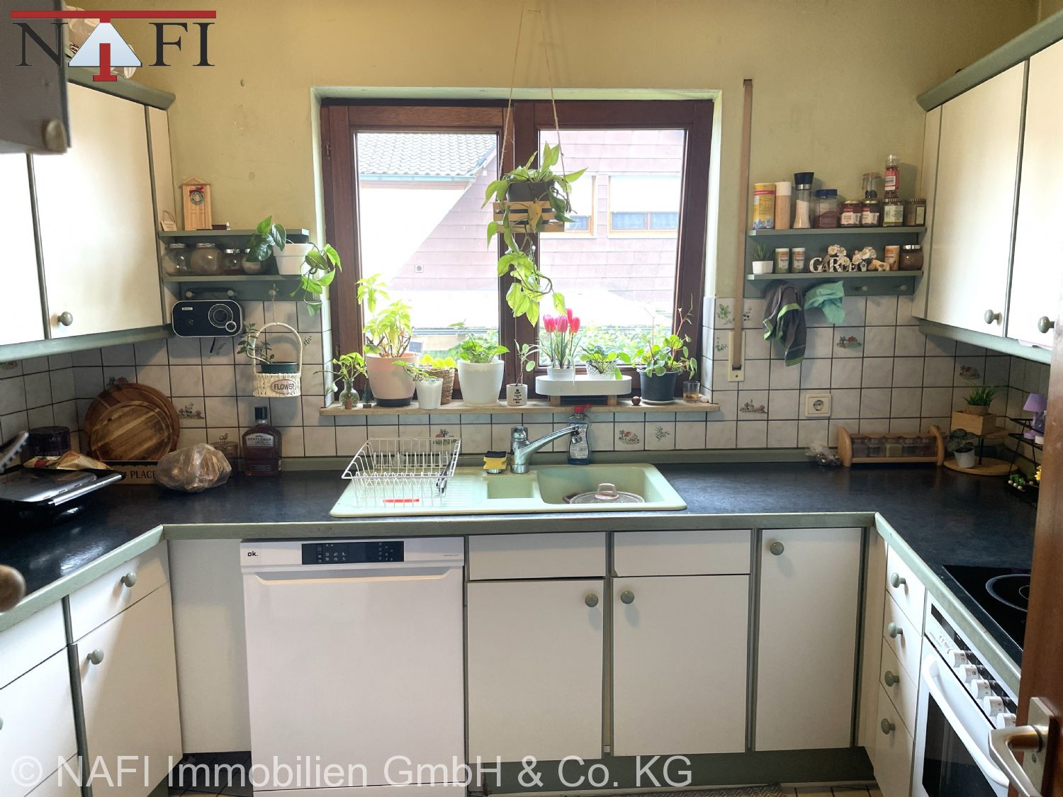 **Großzügige Dachgeschoss-Maisonette mit 108 m² Wohnfläche** - Küche (22877)