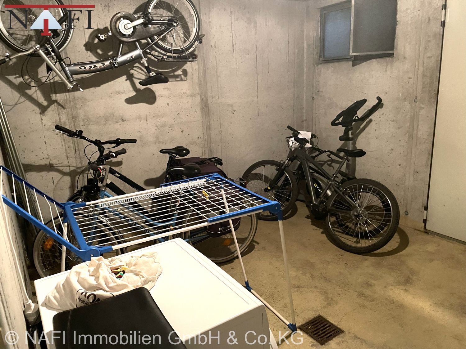 **Großzügige Dachgeschoss-Maisonette mit 108 m² Wohnfläche** - Abstellraum (22887)