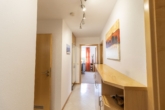 Flur - *Sonnenverwöhnte 3,5-Zimmer-Erdgeschosswohnung mit Terrasse + Garten*