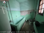 Badezimmer - ** Rohdiamant für Familien und Investoren – Mehrgenerationenhaus mit großem Entwicklungspotenzial **
