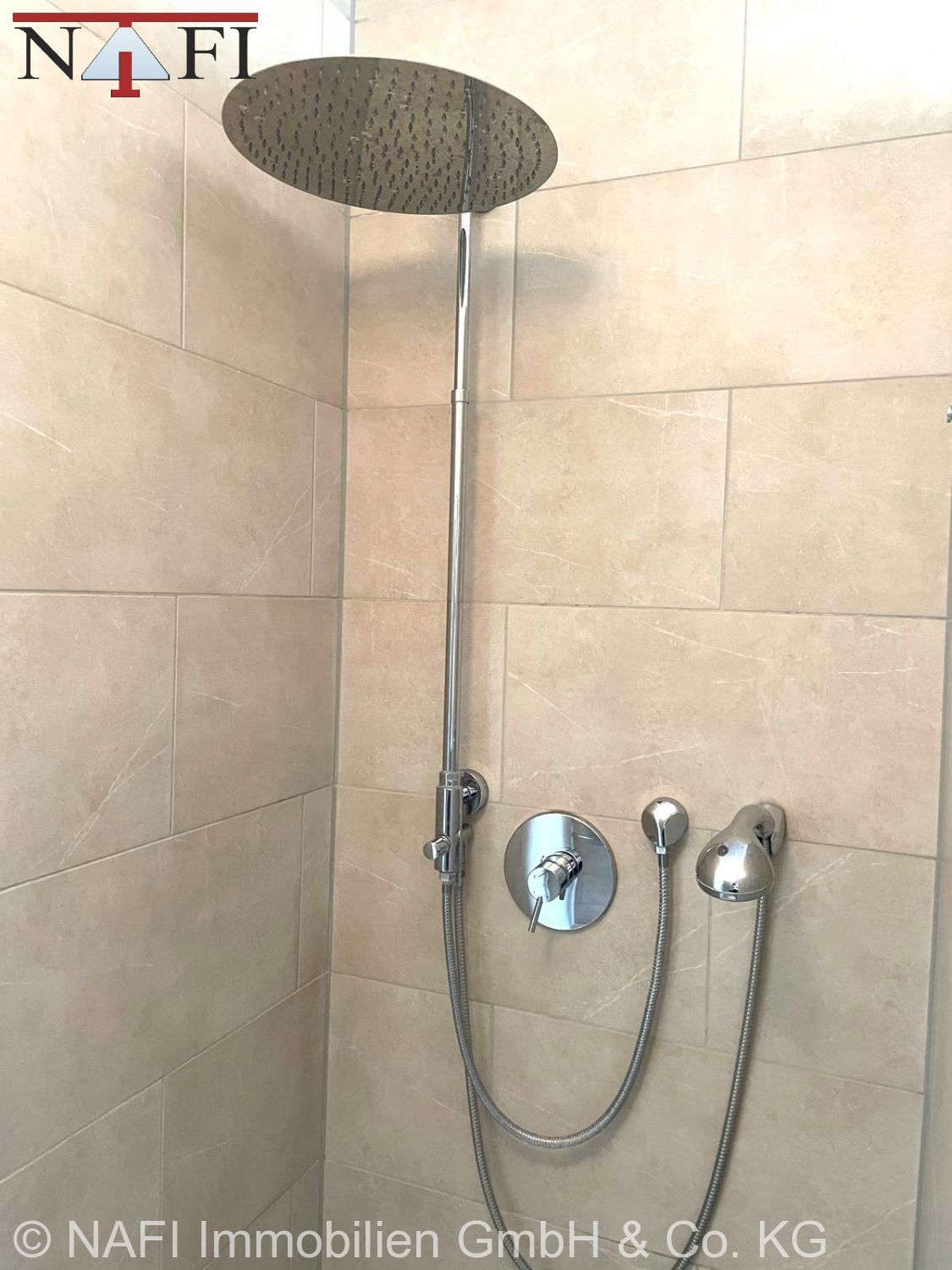 ** Passivhaus mit Schwimmteich, Photovoltaik und hochwertiger Ausstattung ** - Dusche (24894)