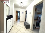 Flur - *** Gut geschnitten mit zwei Balkonen und Garage – 3,5-Zimmer-Wohnung ***