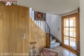 Treppenaufgang EG - **Wohnen am Ortsrand – Einfamilienhaus mit viel Platz und Doppelgarage**