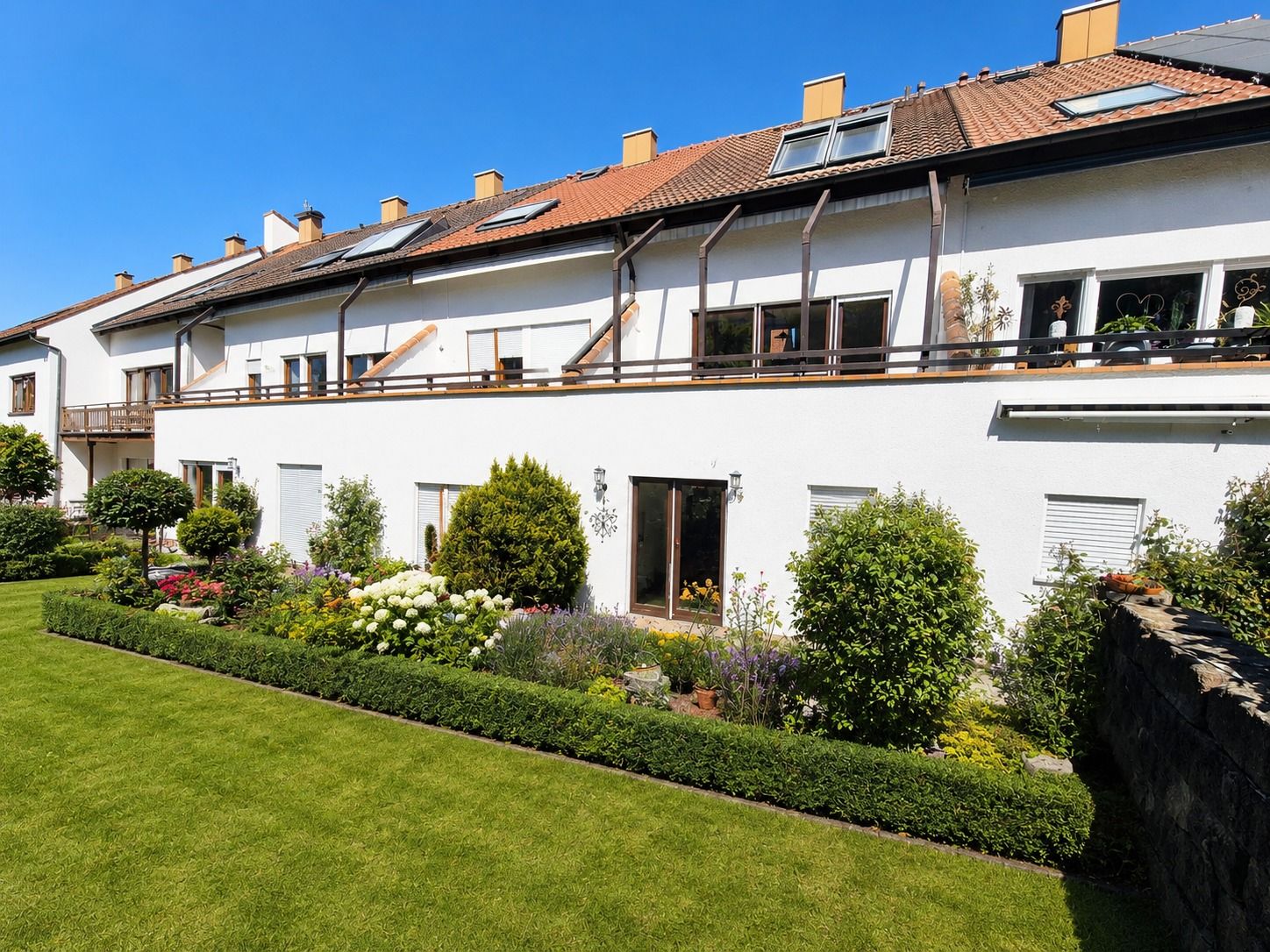 *Familien aufgepasst! ~ Gepflegtes Reihenmittelhaus mit kleinem Garten ~, 71336 Waiblingen, Reihenmittelhaus