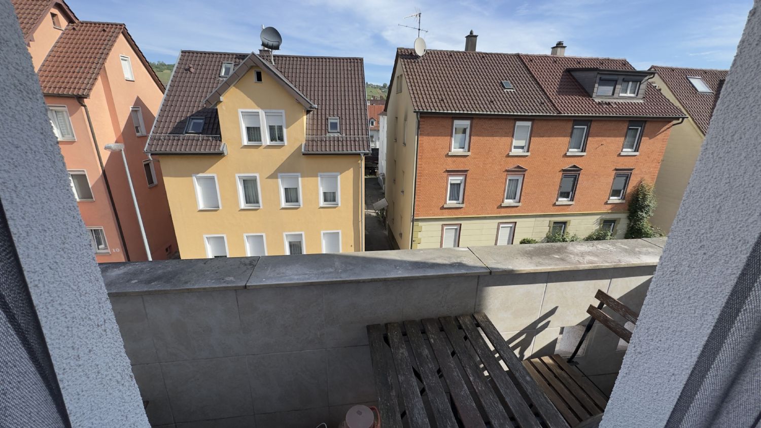 2 Einheiten in Esslingen – ideal für Kapitalanleger & Selbstnutzer mit Perspektive - 3. OG Balkonansicht (20177)