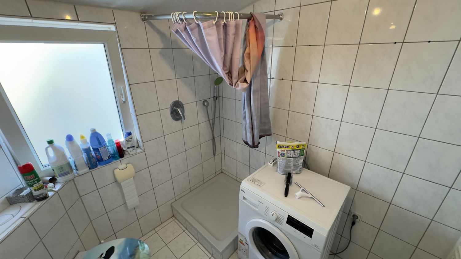 2 Einheiten in Esslingen – ideal für Kapitalanleger & Selbstnutzer mit Perspektive - 1. DG Bad/WC (20187)