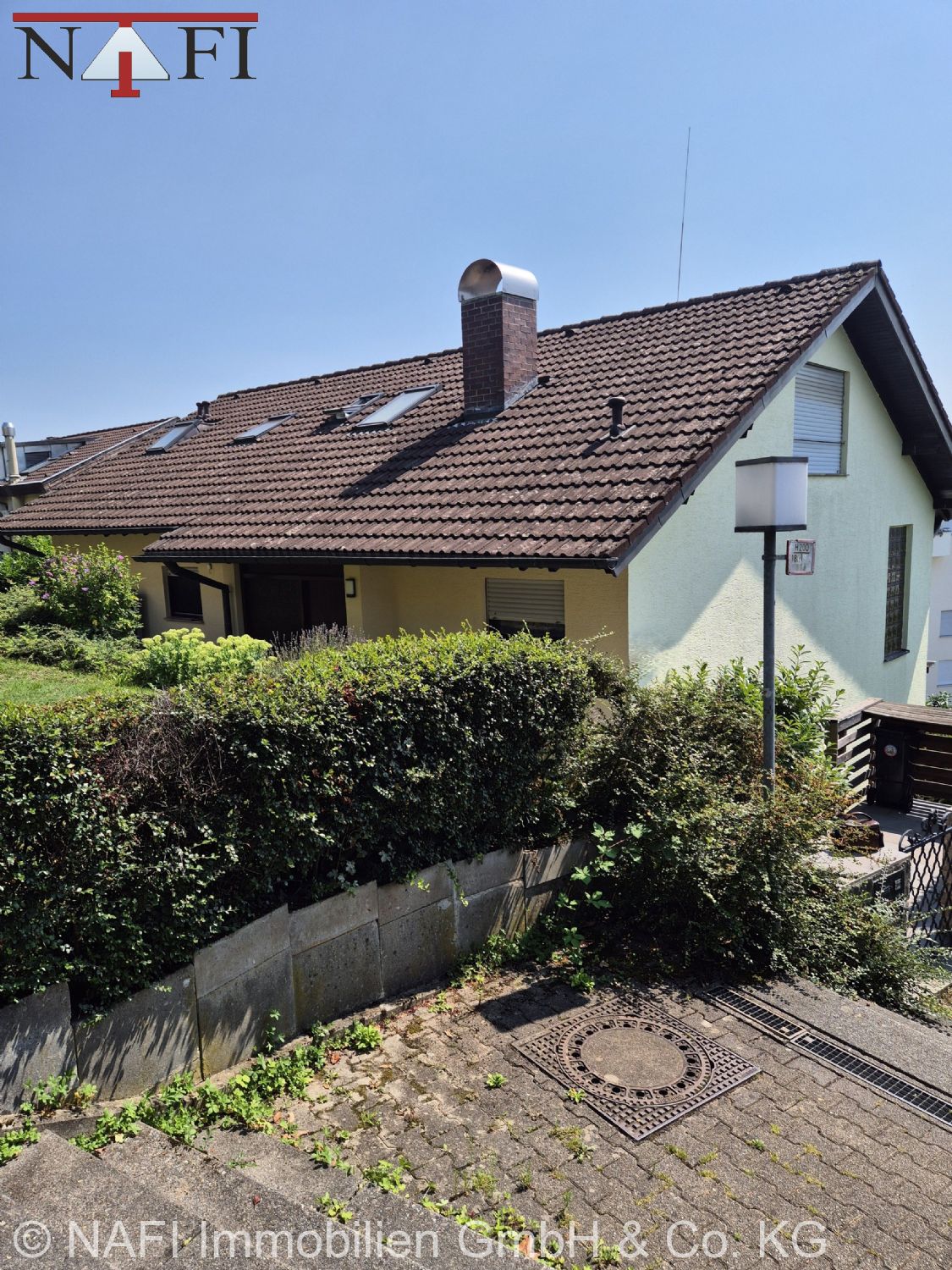** Solide Kapitalanlage: Mehrfamilienhaus mit Entwicklungspotenzial ** - Eingang (22092)