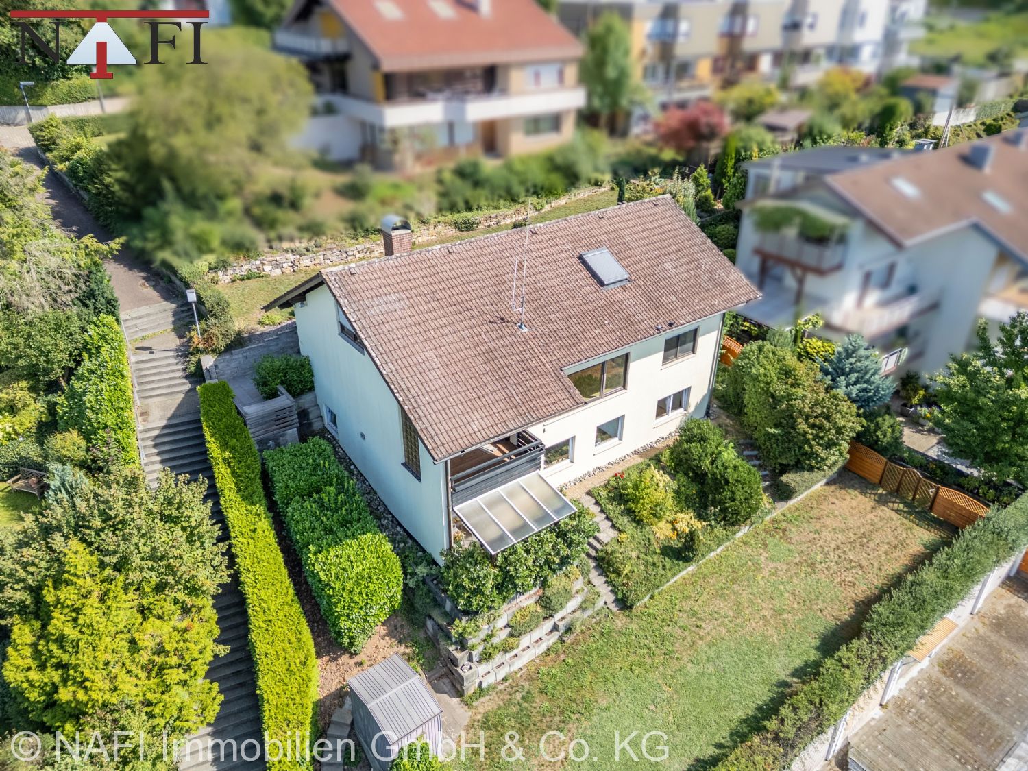 ** Solide Kapitalanlage: Mehrfamilienhaus mit Entwicklungspotenzial ** - Hausansicht (22113)