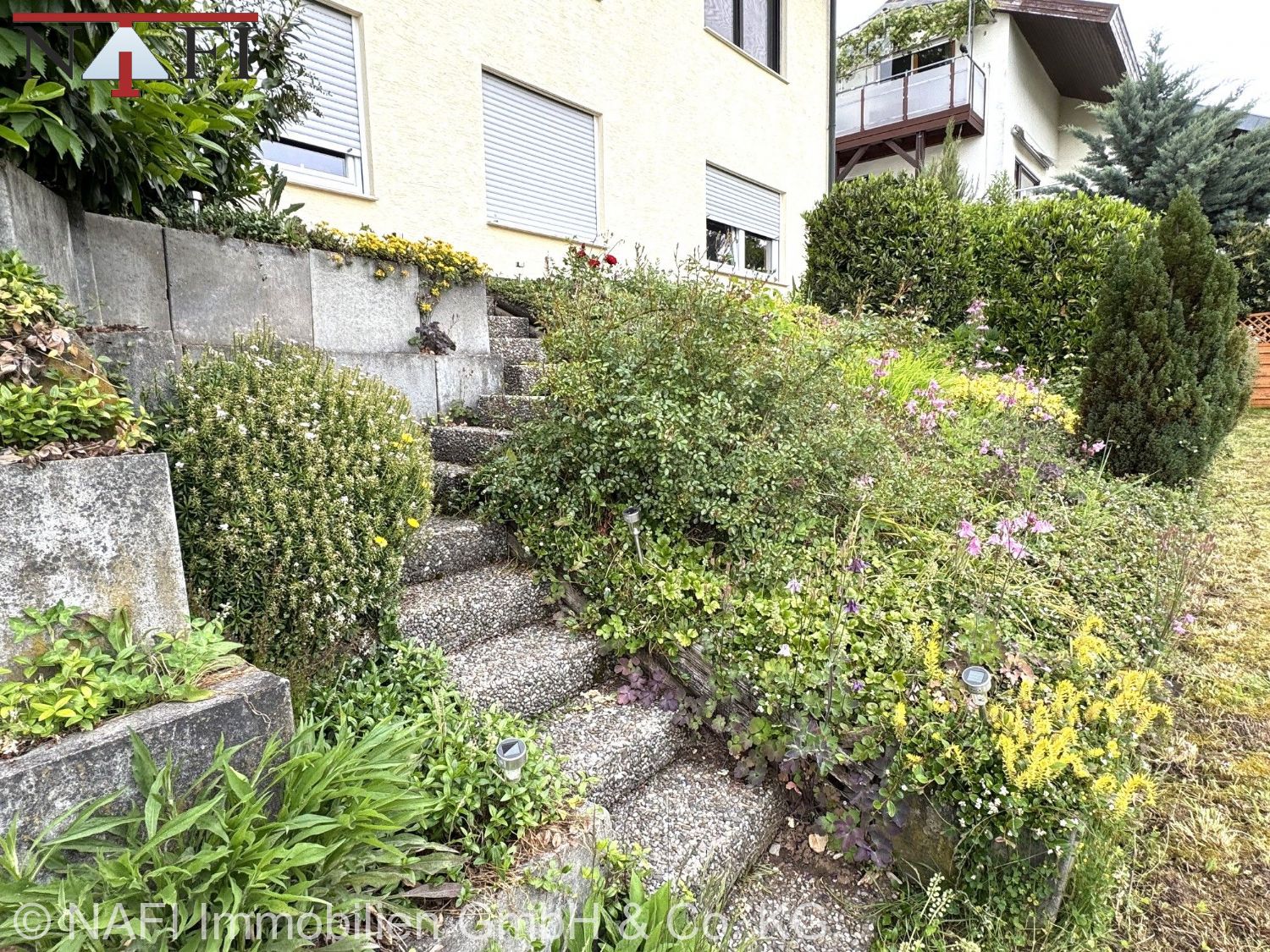 ** Solide Kapitalanlage: Mehrfamilienhaus mit Entwicklungspotenzial ** - Gartenebene (22108)