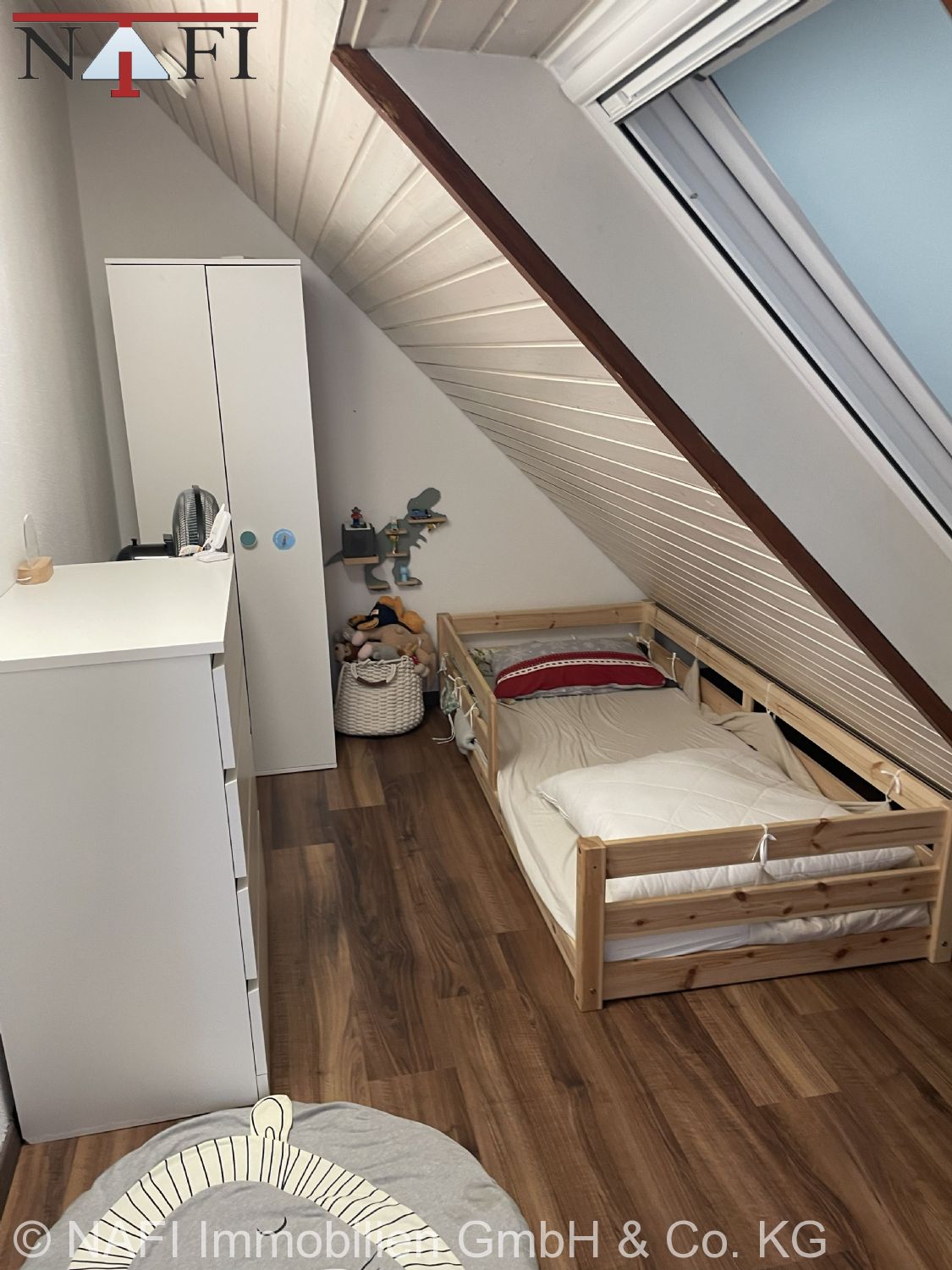 Moderne 4,5-Zimmer-Maisonettewohnung mit Weitblick, zwei Bädern und Tiefgarage - 2. Zimmer 2. Ebene (21822)