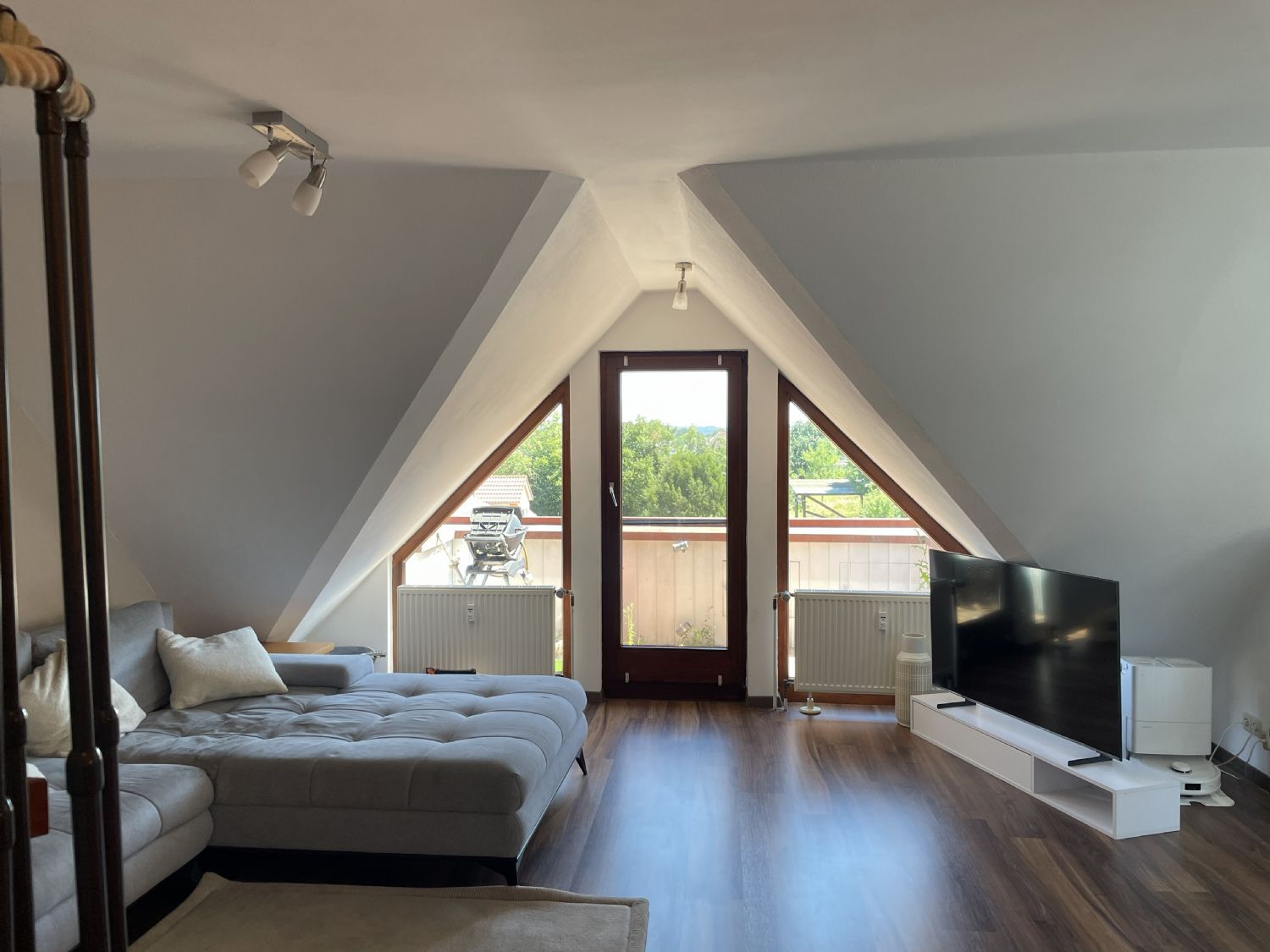 Moderne 4,5-Zimmer-Maisonettewohnung mit Weitblick, zwei Bädern und Tiefgarage - Wohnbereich 1. Ebene (21815)