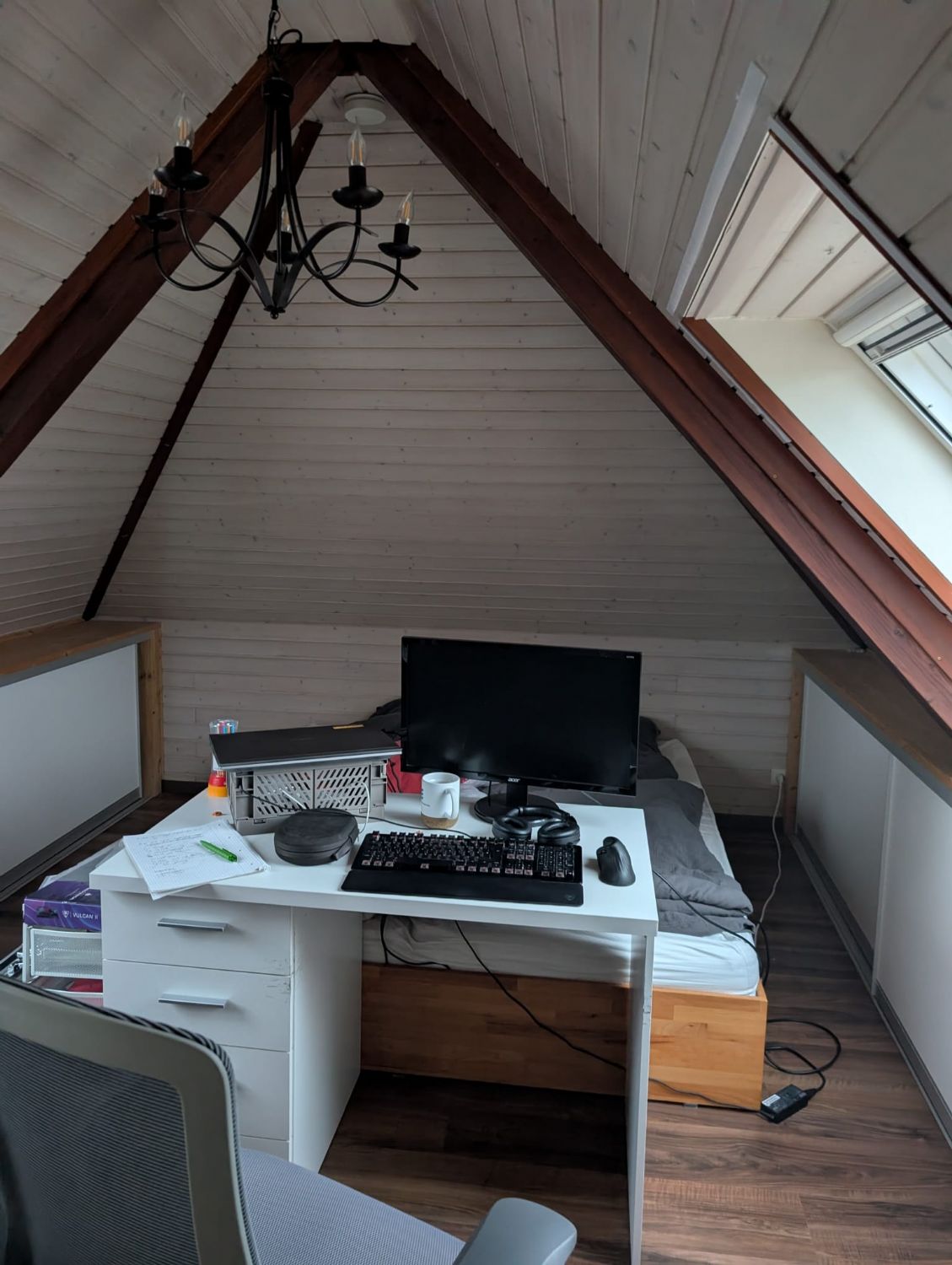 Moderne 4,5-Zimmer-Maisonettewohnung mit Weitblick, zwei Bädern und Tiefgarage - 1. Zimmer 2. Ebene (21821)