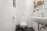 separates WC - NEUWERTIG** Barrierefreie 4,5 Zimmer Erdgeschoßwohnung mit 2 Terrassen + GARTEN**