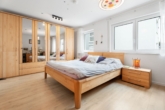 Hauptschlafzimmer - NEUWERTIG** Barrierefreie 4,5 Zimmer Erdgeschoßwohnung mit 2 Terrassen + GARTEN**