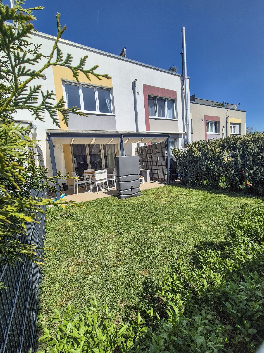Sonnenverwöhntes Refugium * spektakuläre Dachterrasse mit Weitblick, 73655 Plüderhausen, Reihenmittelhaus